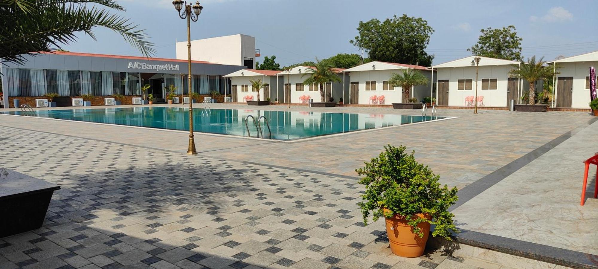 Vss Lawns & Resorts Llp Shahada المظهر الخارجي الصورة