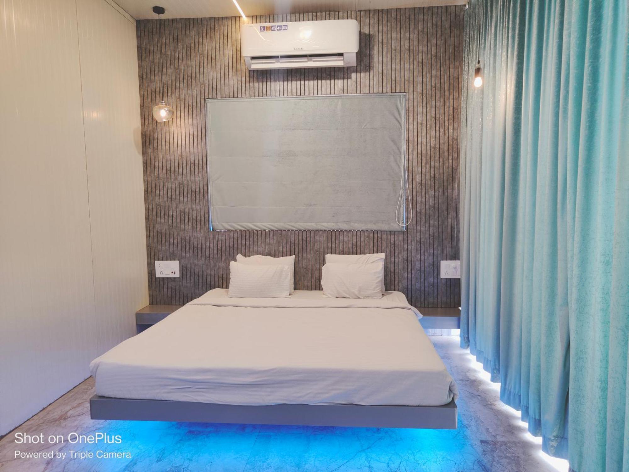 Vss Lawns & Resorts Llp Shahada المظهر الخارجي الصورة